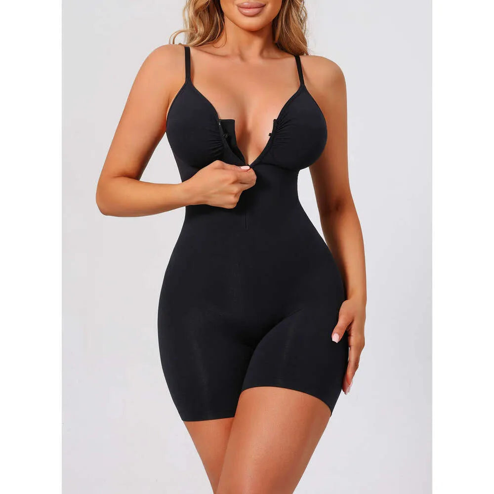 Shapewear bodysuit with a zipper and a tummy-flattening effect